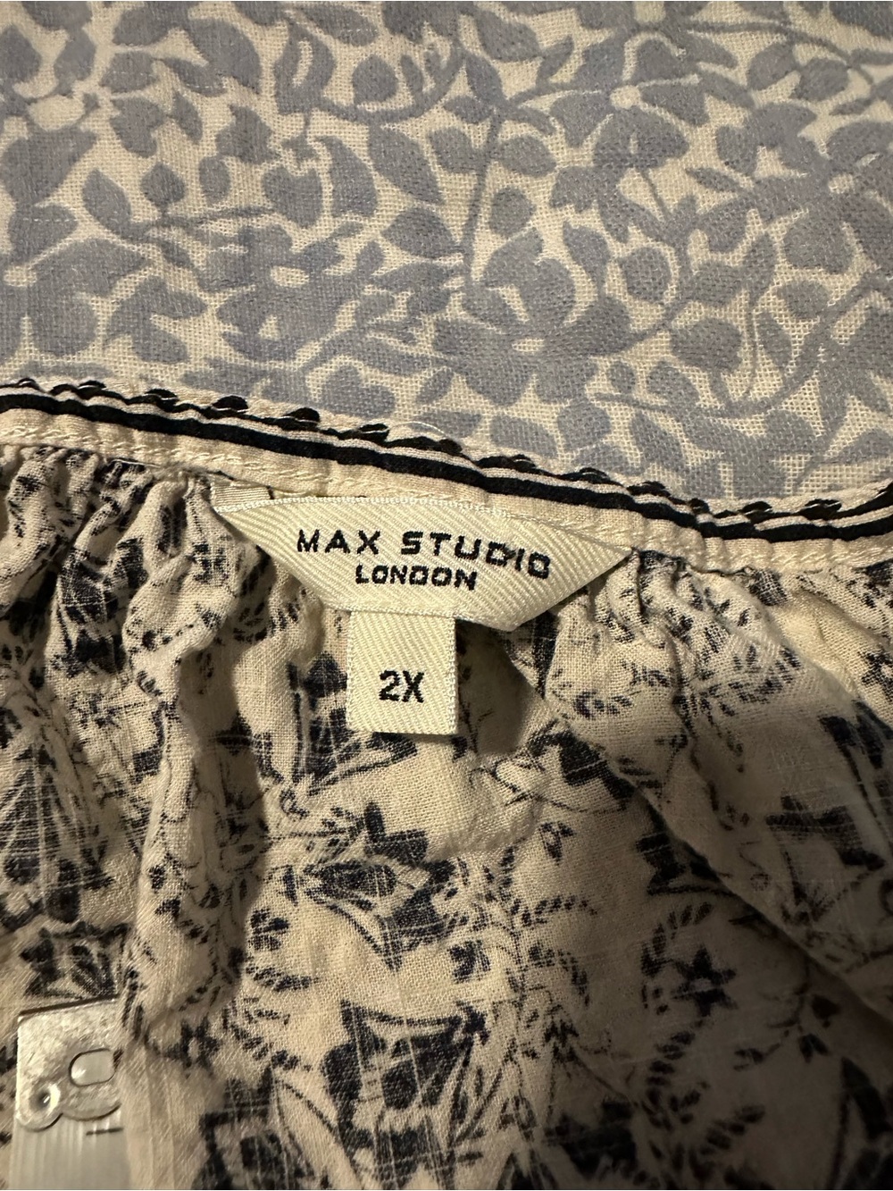 Max Studio Cream Tunic Top with Black Floral Print - Picture 4 of 4
